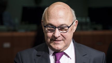 Le ministre des Finances, Michel Sapin, le 8 d&eacute;cembre 2014, &agrave; Bruxelles. (WIKTOR DABKOWSKI / AFP)