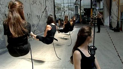 Initiation à la danse aérienne à Thiers avec la compagnie Di-Helo
 (France3/Culturebox)