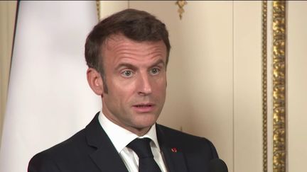 Réforme des retraites : Emmanuel Macron chahuté aux Pays-Bas