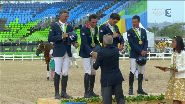 JO 2016 : les cavaliers français font retentir la première "Marseillaise"