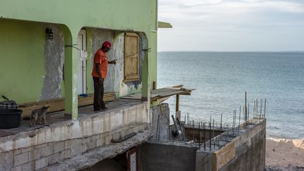 Une maison dévastée par l'ouragan Irma, qui n'a pas encore été reparée, un an après le déluge sur Saint-Martin.&nbsp; (MATTHIEU MONDOLONI / FRANCEINFO)