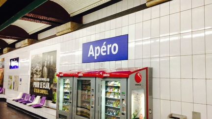 Une photo diffusée par la RATP de la station de métro Opéra, renommé "Apéro" pour le 1er avril. (TWITTER / LIGNE 8 RATP)