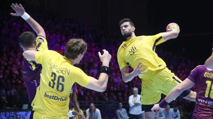 Nedim Remili lors d'un match de StarLigue contre le HBC Nantes. (LAURENT LAIRYS / LAURENT LAIRYS)