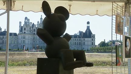 Une des 42 pièces présentées pour cette vente au profit de Notre-Dame de Paris le 15 septembre 2019 au château de Chambord. (X. Naizet / France Télévisions)