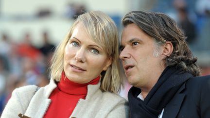 La propriétaire de l'Olympique de Marseille, Margarita Louis-Dreyfus, et son président sortant, Vincent Labrune, lors d'un match à Bordeaux, le 12 avril 2015. (NICOLAS TUCAT / AFP)