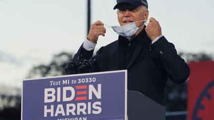 Joe Biden lors d'un meeting dans le Michigan (Etats-Unis), le 16 octobre 2020.&nbsp; (CHIP SOMODEVILLA / GETTY IMAGES NORTH AMERICA)