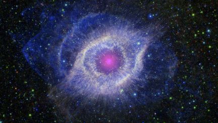 L'Helix Nebula se situe &agrave; 650 ann&eacute;es-lumi&egrave;res de la terre. (NASA / REUTERS)