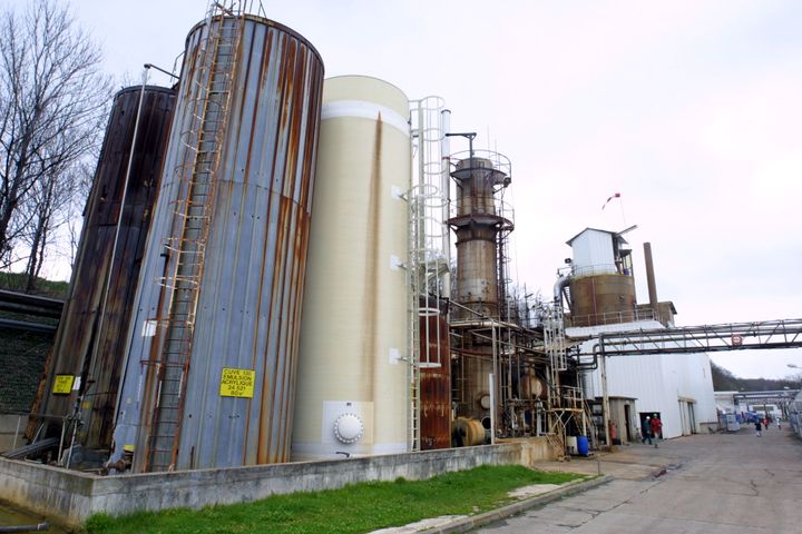 L'usine Synthron, à Auzouer-de-Touraine (Indre-et-Loire), le 21 mars 2002. (MAXPPP)