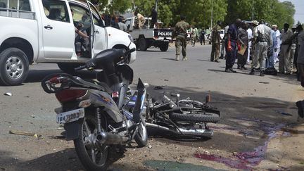 Au moins 27 personnes, dont quatre suspects, ont &eacute;t&eacute; tu&eacute;es dans deux attentats, &agrave; N'Djamena, au Tchad, le 15 juin 2015. (MOUMINE NGARMBASSA / REUTERS)