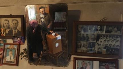 Le 11 octobre 2015, vote pour l'élection présidentielle biélorusse à Danilovich, village au sud-ouest de Minsk. (REUTERS/Vladimir Nikolsky )