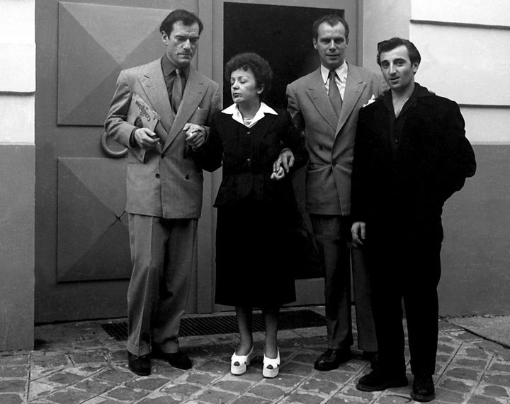 Eddie Constantine, Louis Bannier, Edith Piaf et Charles Aznavour en 1951
 (Collection ChristopheL)