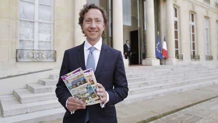 Stéphane Bern, dans la cour de l'Elysée, le 31 mai 2018. (LUDOVIC MARIN / AFP)