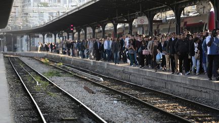 &nbsp; (Ce matin, gare de l'Est à Paris © REUTERS/Christian Hartmann)