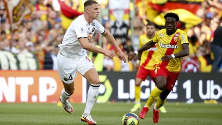 Entre le Losc de Sven Botman et le RC Lens d'Arnaud Kalimuendo, le derby du Nord promet, samedi. (JEAN CATUFFE / JEAN CATUFFE)