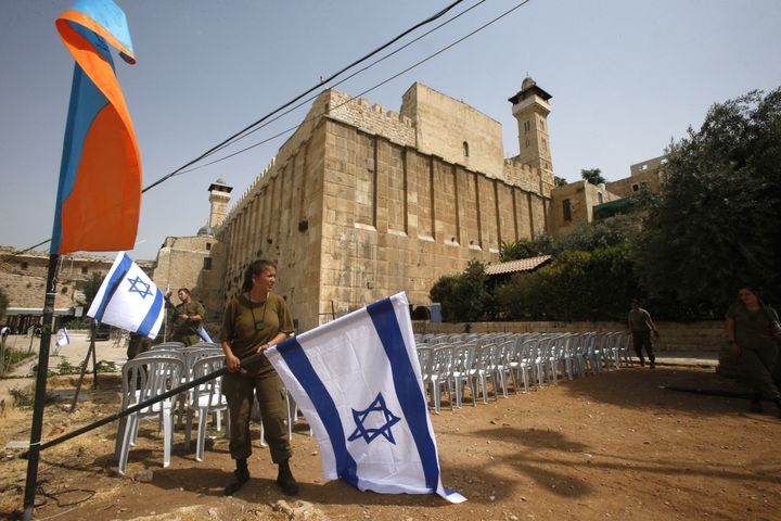 Le tombeau des Patriarches à Hebron, le 12 juillet 2017. (HAZEM BADER / AFP)