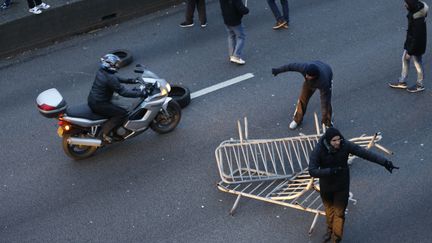 Les taxis manifestent à Paris