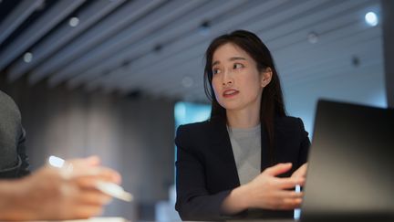 Au Japon, la démission est souvent vécue comme une trahison.  Envers l'entreprise mais aussi les collègues, qui devront travailler davantage à cause de la pénurie de salariés.  Photo d'illustration (RECEP-BG / E+)