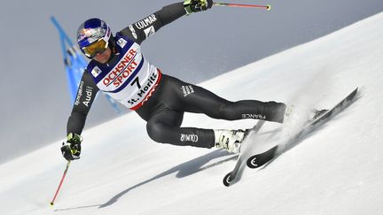 3e de la première manche, Alexis Pinturault ne pointe qu'à 35 centièmes de Marcel Hirscher à mi-parcours du géant des Mondiaux de Saint-Moritz. (FABRICE COFFRINI / AFP)