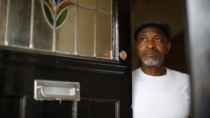 Anthony Bryan, 60 ans, sans-papiers. Arrivé à l'âge de huit ans de Jamaïque en Grande-Bretagne. (TOLGA AKMEN / AFP)