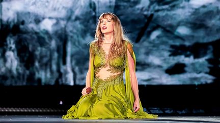 La chanteuse américaine Taylor Swift sur scène au stade olympique Nilton Santos de Rio de Janeiro (Brésil) le 17 novembre 2023. (BUDA MENDES/TAS23 / GETTY IMAGES SOUTH AMERICA)