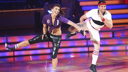 La gardienne de but am&eacute;ricaine Hope Solo participe &agrave; l'&eacute;mission "Strictly come dancing" le 26 septembre 2011.&nbsp; (ADAM TAYLOR / ABC via GETTY IMAGES)