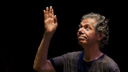 Le jazzman Chick Corea lors d'un concert&nbsp;au festival&nbsp;Ajazzgo&nbsp;le 13 septembre 2014 à Cali, en Colombie.&nbsp; (LUIS ROBAYO / AFP)