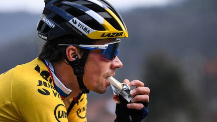 Le Slovène Primoz Roglic tranquille sur Paris Nice le 9 mars 2021 (ANNE-CHRISTINE POUJOULAT / AFP)