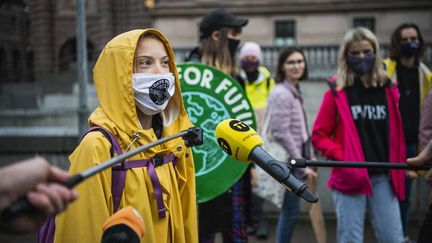 La militante écologiste suédoise Greta Thunberg, devant le Parlement suédois, à Stockholm, le 9 octobre 2020.&nbsp; (JONATHAN NACKSTRAND / AFP)