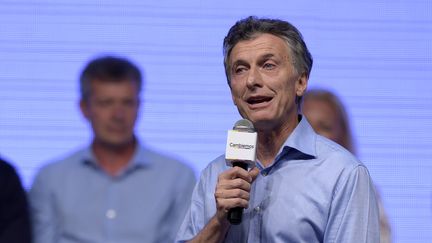 Mauricio Macri prononce un discours, après sa victoire à l'élection présidentielle en Argentine, à Buenos Aires, le 22 novembre 2015.&nbsp; (JUAN MABROMATA / AFP)