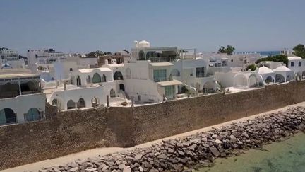 Tunisie : le tourisme, moteur économique du pays, reprend (FRANCE 2)
