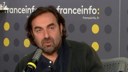 L'auteur-compositeur d'origine arménienne André Manoukian&nbsp;le 7 octobre 2020 sur franceinfo. (FRANCEINFO / RADIOFRANCE)