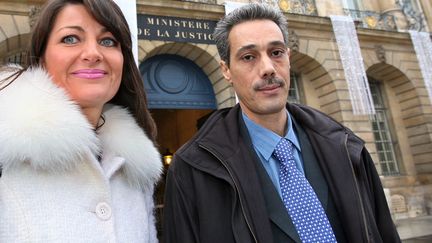 Omar Raddad et son avocate&nbsp;Sylvie Noachovitch en 2008. (MEHDI FEDOUACH / AFP)