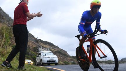 Le Français Julian Alaphilippe, ici lors du contre-la-montre des Jeux Olympiques de Rio (GREG BAKER / AFP)