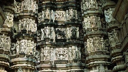 &nbsp; (Vue d'un temple de Khajuraho, en Inde, célèbre pour ses bas-reliefs consacrés au Kâma-Sûtra © Rauchensteiner/Augenklick/DPA/MAXPPP)