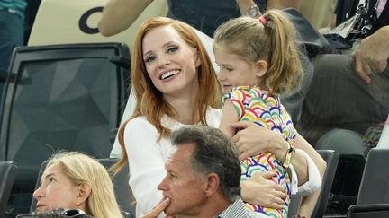 Jessica Chastain a choisi de vivre les Jeux en famille. Avec son mari et ses deux enfants, l'actrice et productrice américaine de 47 ans était également dans les tribunes de la Bercy Arena pour suivre les qualifications de gymnastique féminine le 28 juillet 2024. (USA TODAY NETWORK / SIPA USA / SIPA)