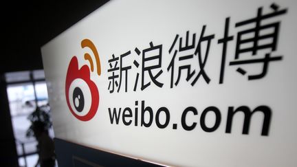 Tr&egrave;s populaire, le site de microblogging Weibo est particuli&egrave;rement vis&eacute; par les nouvelles r&egrave;gles annonc&eacute;es le 9 septembre 2013 par le r&eacute;gime chinois. (XU CONJUN / IMAGINECHINA / AFP)