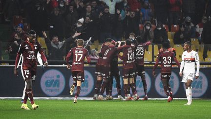 La joie des Messins après leur large succès contre Lorient (4-1) dimanche 12 décembre 2021. (JEAN-CHRISTOPHE VERHAEGEN / AFP)