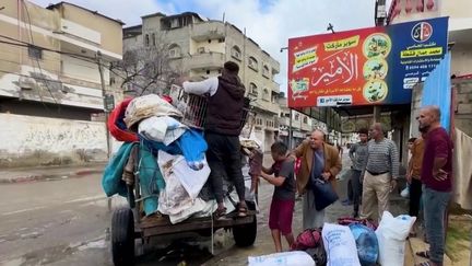 Les habitants de l'est de Rafah ont commencé à évacuer leurs quartiers lundi 6 mai. L'armée israélienne leur recommande d'aller plus à l'ouest de la ville.