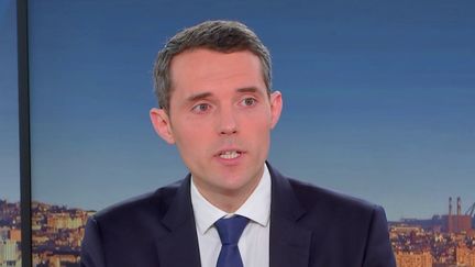 Education sexuelle à l’école : “Il faut un programme d’éducation à la séxualité, car l’époque l’exige”, selon le ministre délégué Alexandre Portier (France Info)