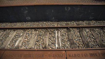 Le "Gleis 17" (voie 17), mémorial de la déportation des Juifs de Berlin vers les camps de concentration, à la gare de Grunewald, le 11 mai 2015. (ODD ANDERSEN / AFP)