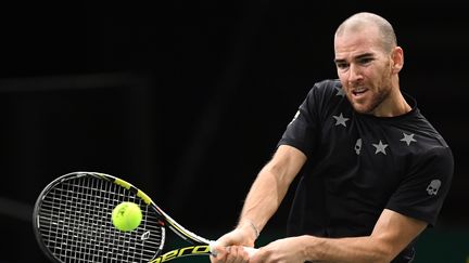 Adrian Mannarino sorti par Nishikori (ANNE-CHRISTINE POUJOULAT / AFP)