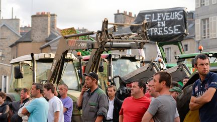 &nbsp; ("La nuit des éleveurs en détresse" comme ici à Saint-Brieuc a lancé il y a une semaine un mouvement de colère contre les bas prix de la production agricole © MaxPPP)