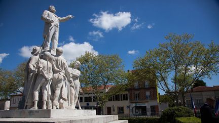 &nbsp; (Le monument en hommage à Jean Jaurès dans la ville où il était député, Carmaux dans le Tarn © Maxppp)