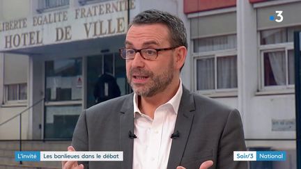 L'invité du soir 3 : le maire de Grigny et le rôle des banlieues dans le grand débat