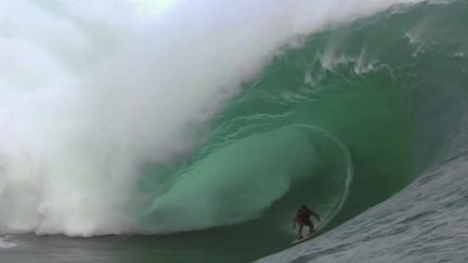 Polynésie française : la vague de Teahupoo, à Tahiti, désignée comme site d'accueil pour les JO de 2024