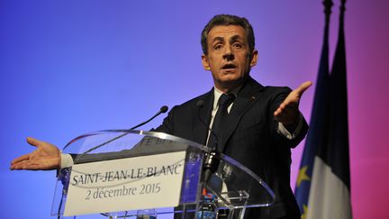 Le président du parti Les Républicains, Nicolas Sarkozy, le 2 décembre 2015 à Saint-Jean-Le-Blanc (Loiret). (GUILLAUME SOUVANT / AFP)