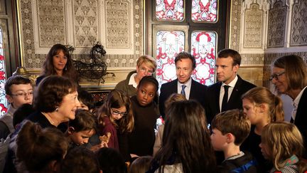 Visite du Château de Monte-Cristo à Marly-le Roi avec le président Macron, la ministre Nyssen et le présentateur de France 2, Stéphane Bern.
 (LUDOVIC MARIN-POOL/SIPA)