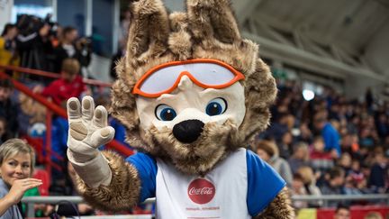 Zabivaka, la mascotte du Mondial 2018 en Russie, à Omsk, le 15 septembre 2017. (ALEXEY MALGAVKO / SPUTNIK / AFP)