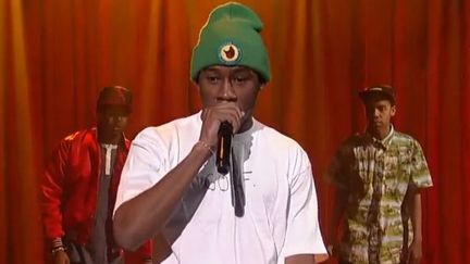 Tyler The Creator entouré de Domo Genesis et de Earl Sweatshirt au "Late Night with David Letterman".
 (Letterman Show)