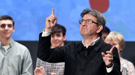 Le candidat de la France insoumise à la présidentielle, Jean-Luc Mélenchon, le 29 novembre 2016, lors d'un meeting à Bordeaux (Gironde). (GEORGES GOBET / AFP)